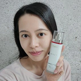 巴黎萊雅 活力緊緻專研抗皺修護精華乳，輕盈保濕無負擔~