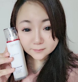巴黎萊雅活力緊緻專研抗皺修護精華乳讓我的肌膚的毛孔和細紋慢慢消失了