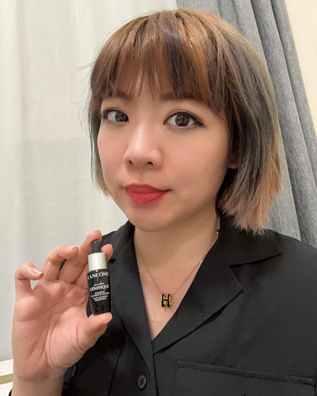使用一週後，皮膚摸起來比以前潤滑，粗粗的小顆粒都不見了