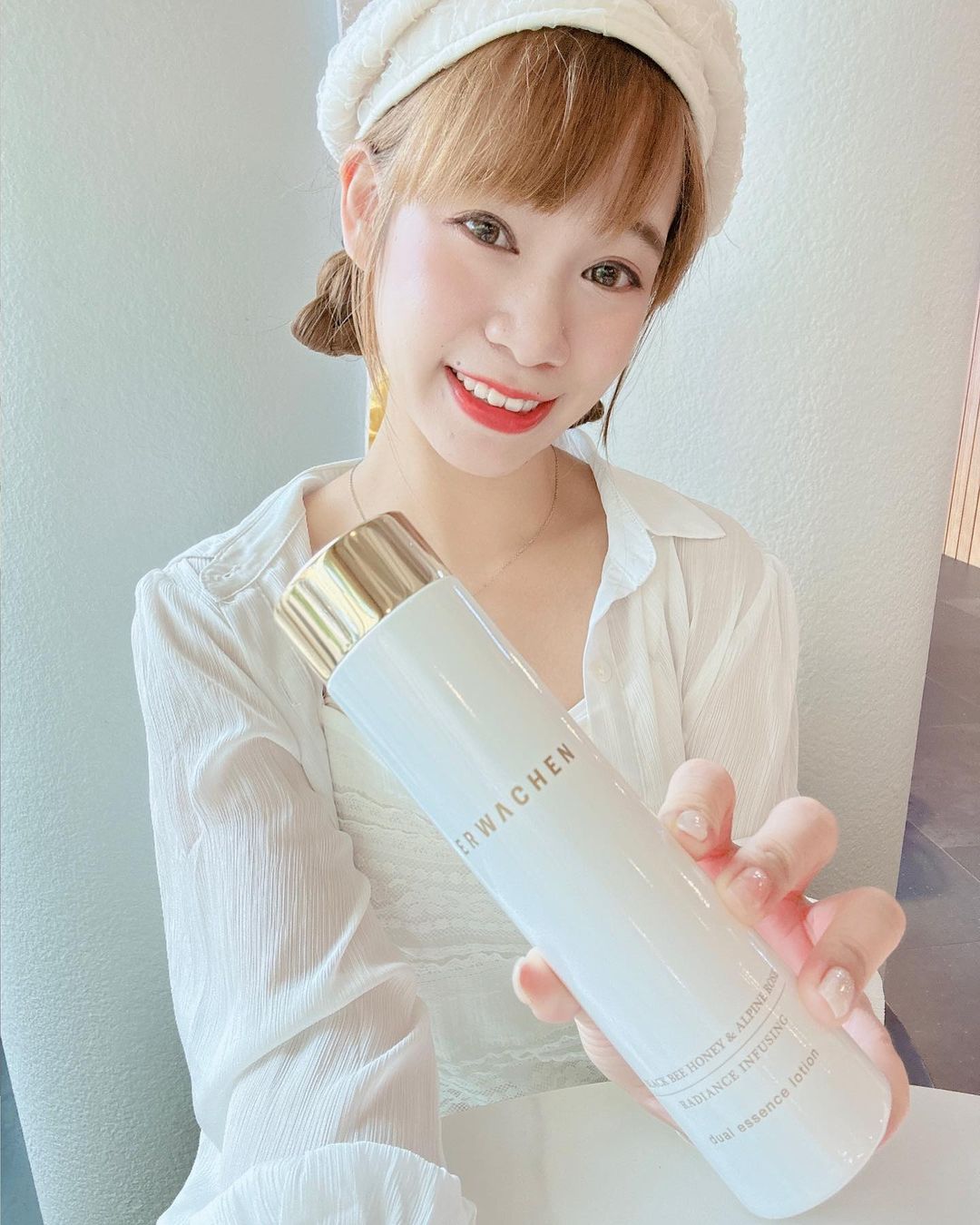 Erwachen醒寤 全新黑蜂蜜玫瑰激光煥采活膚露讓我肌膚透亮有感