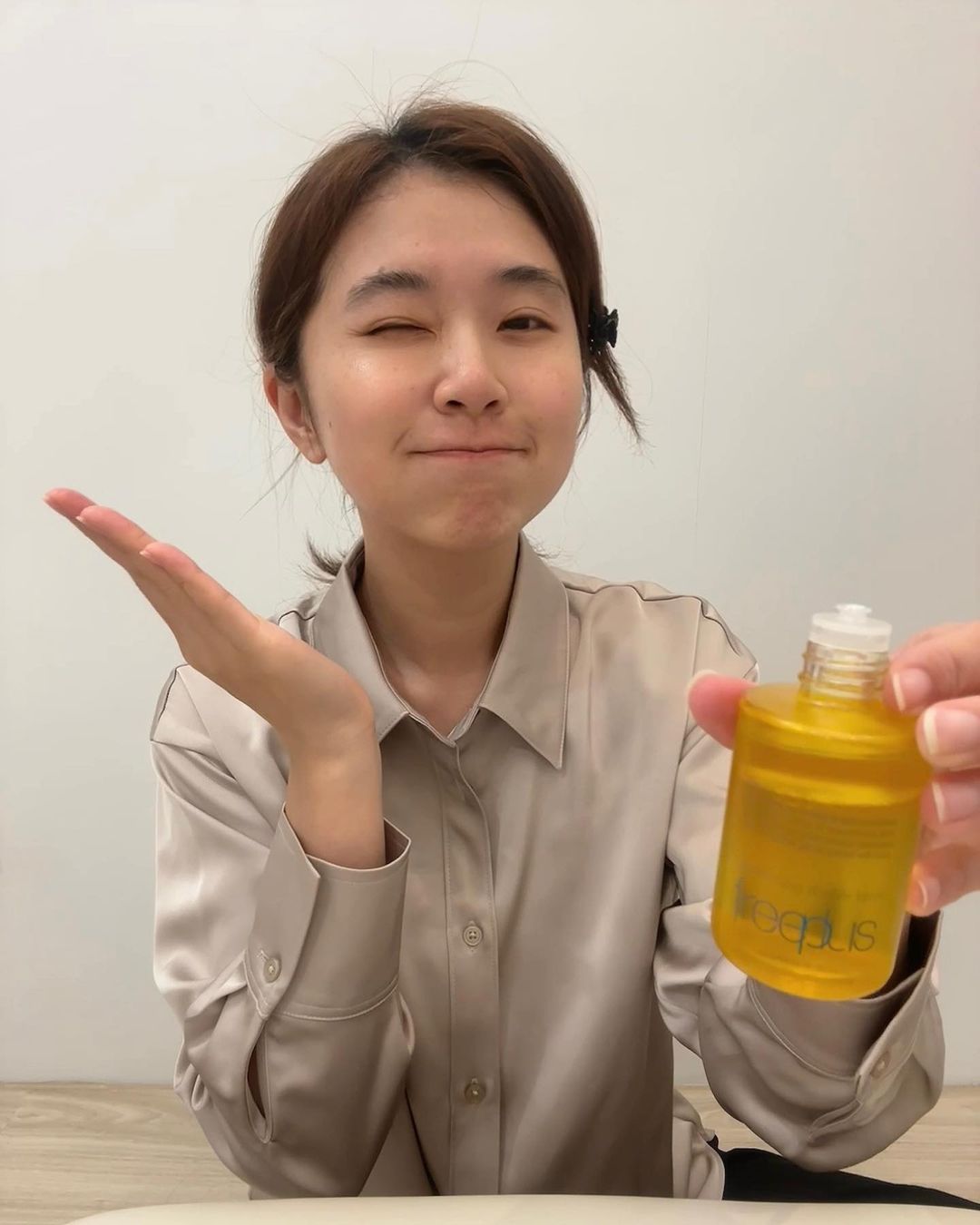 水油保養1瓶就夠！freeplus全新《雙效平衡肌能露》緊緻彈潤有感，手刀搶試！