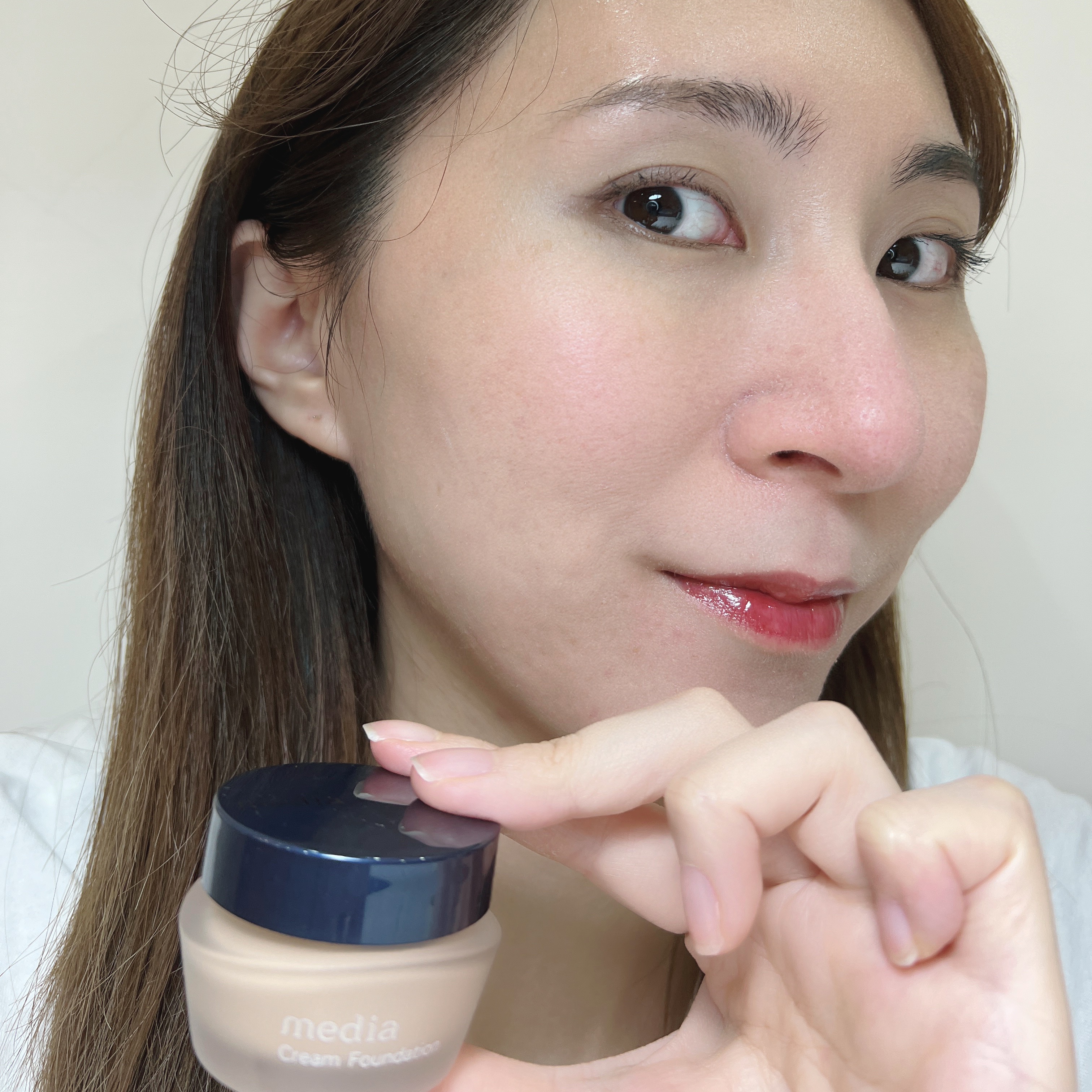 澎潤奶油妝感就靠它— 媚點極上粉嫩保濕粉底霜