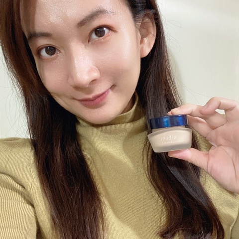 極上粉嫩保濕粉底霜保濕不黏膩水潤光彩