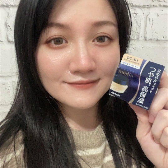PTT美妝版流傳多年的神級粉底霜小圓罐來啦，「media媚點極上粉嫩保濕粉底霜粉」