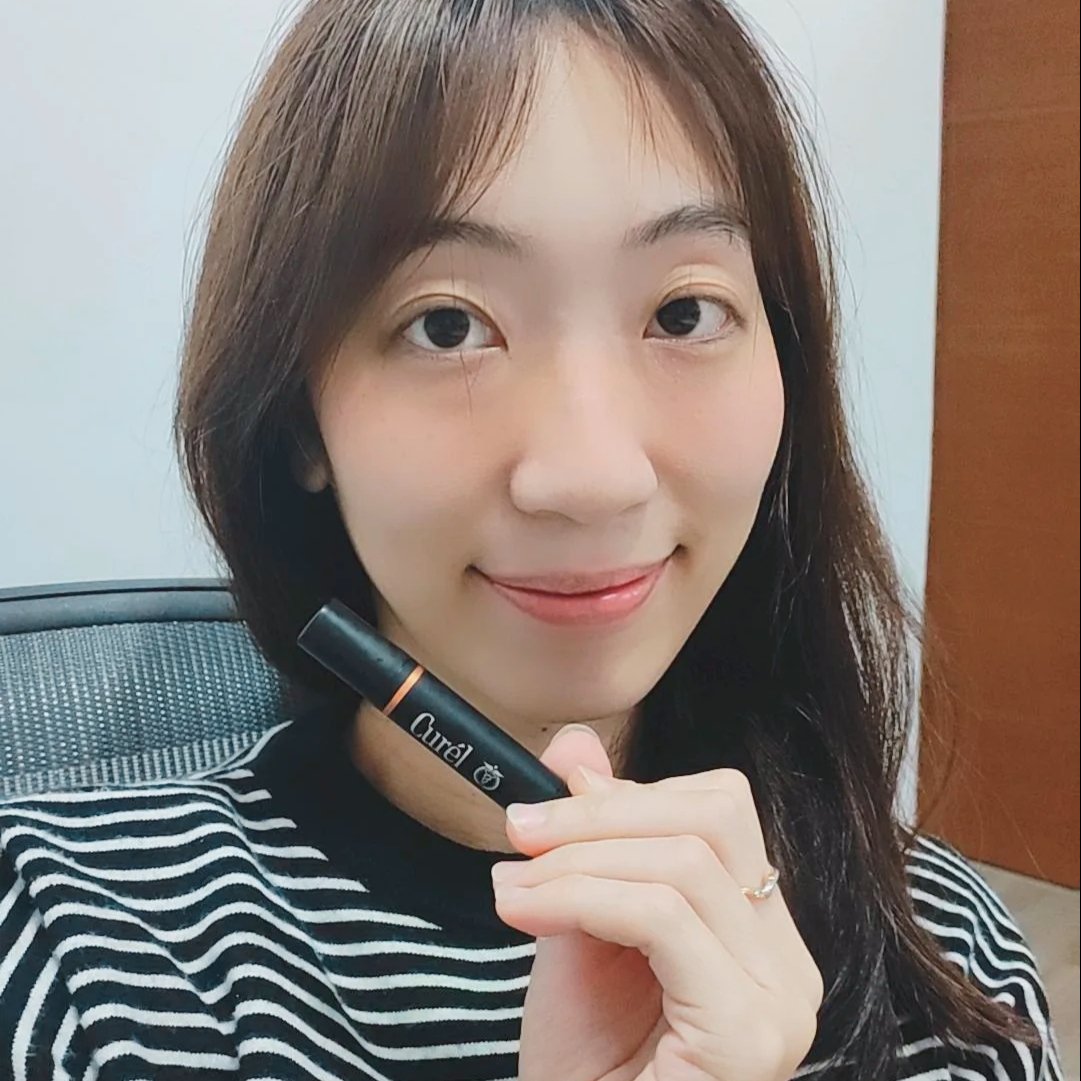 Curel 珂潤的光透勻彩潤唇膏-保濕潤色效果超驚人！一抹滋潤雙脣，馬上擁有自然好氣色！