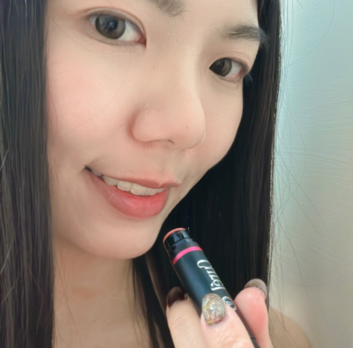 Curél珂潤潤彩小黑管 擺脫乾燥唇重回好氣色！