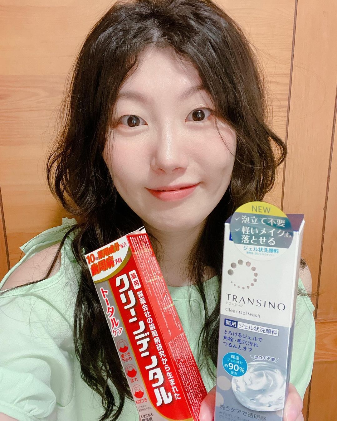 這次試用的是第一三共小紅管 Clean dental牙周護理牙膏與旗下的TRANSINO傳皙諾淨亮毛孔卸妝洗面凝膠。