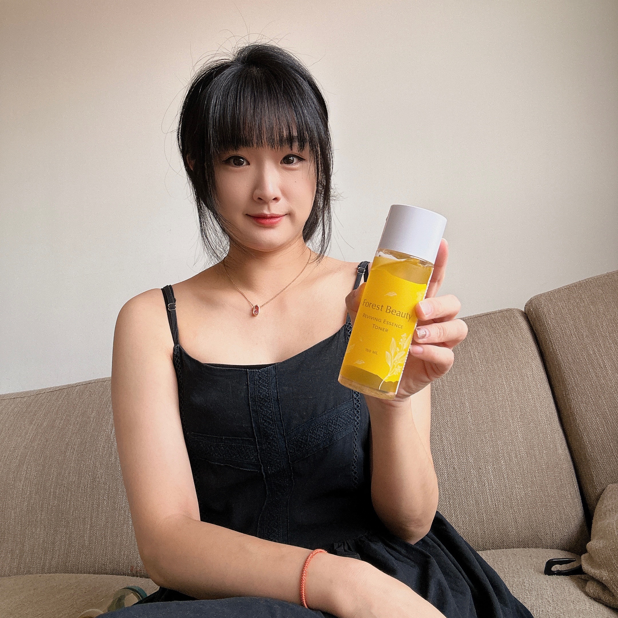 #平價好物分享 高效彈嫩兒茶素精華露 夏天清爽的保養