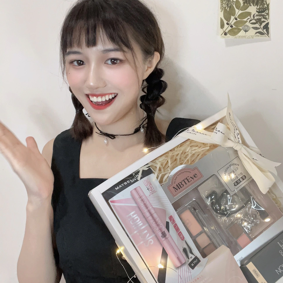 2024蝦皮彩妝日來啦，海洋當中最好看的動物——海葵，「海葵色系妝容」教學示範！