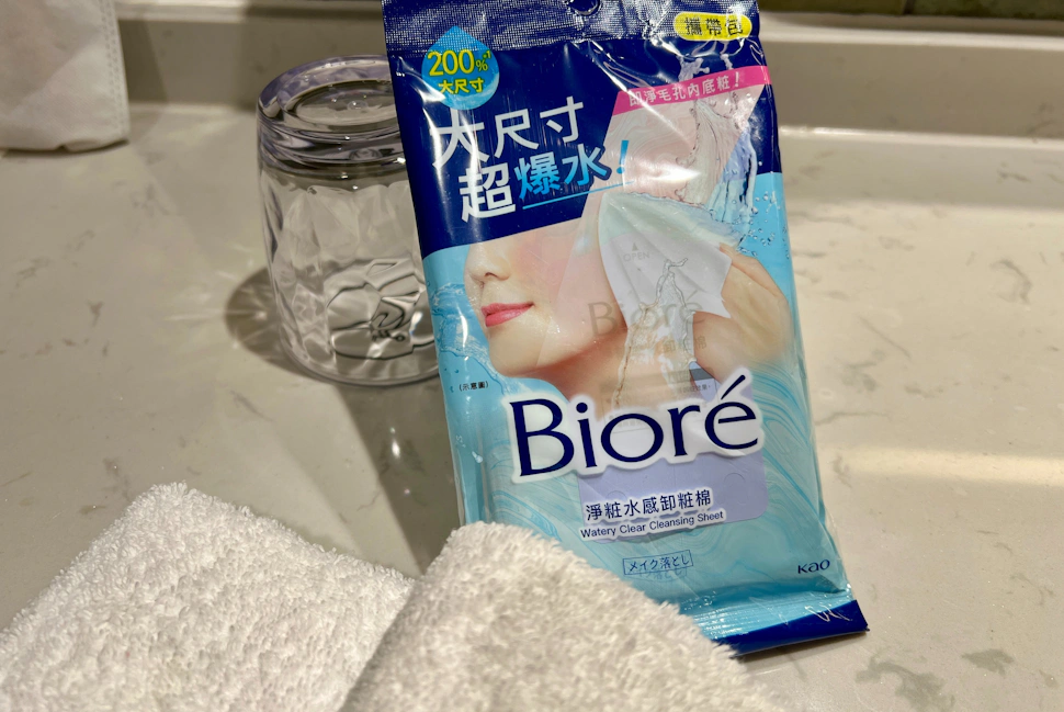Biore’ 淨粧水感卸粧棉 卸完妝也能水水的～💦