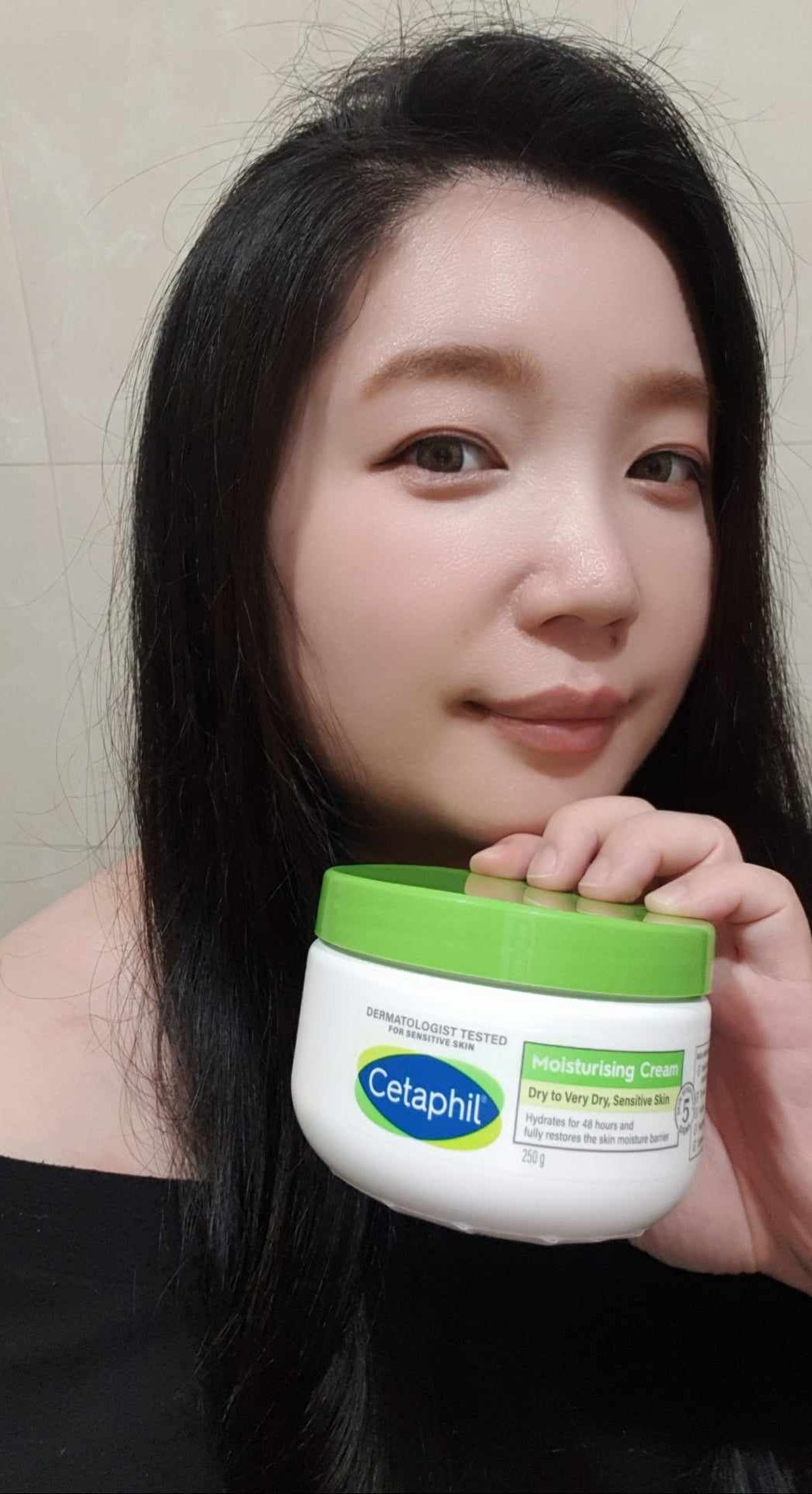 舒特膚“長效潤膚霜”穩膚金三角配方，一抹穩、潤、彈，長效保濕！！