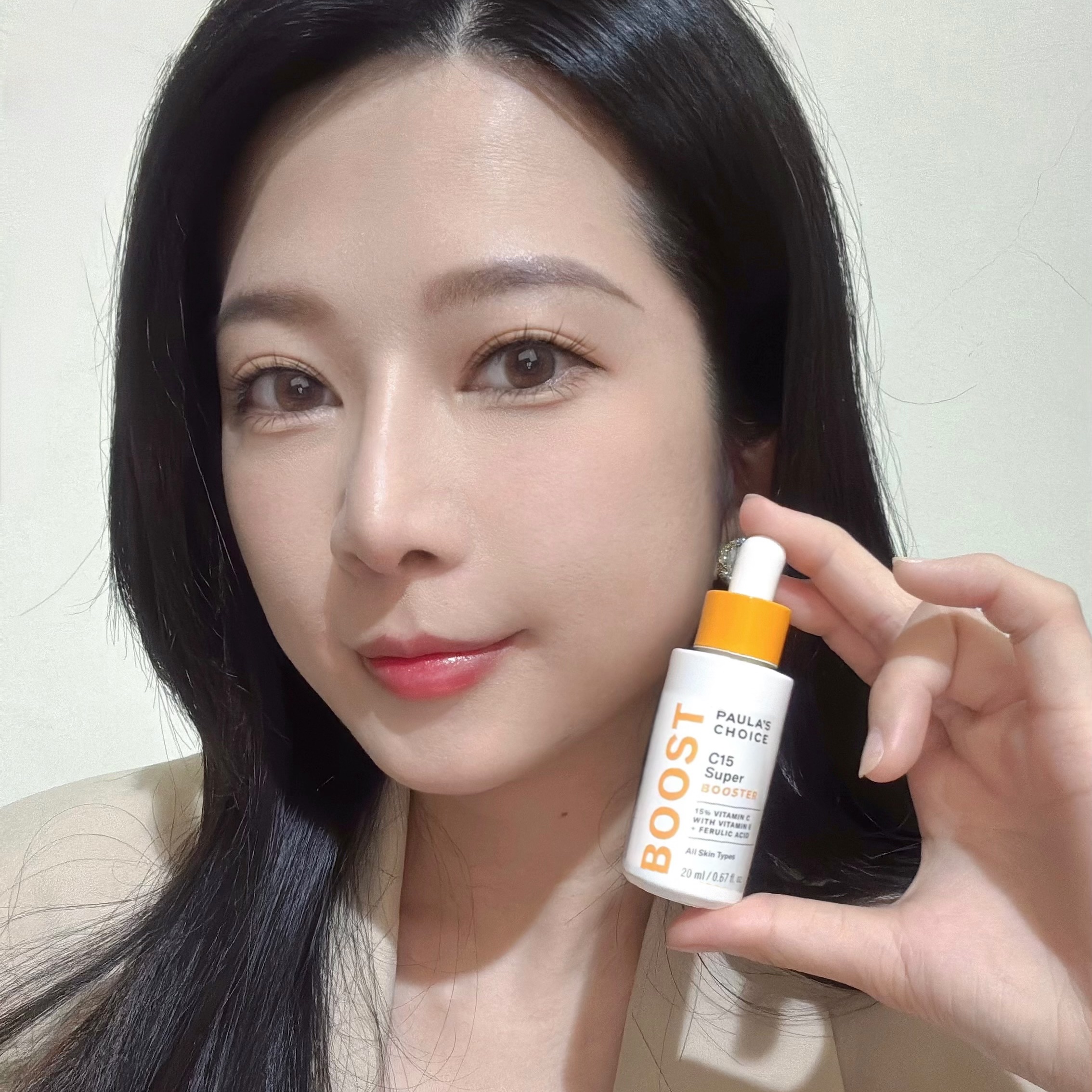 夏天就要來了～早C保養法趕緊做起來！！！ 想在夏天也當亮白美人就不要錯過這篇文！！！  最強亮白組合「C15縮時亮白抗氧精萃+C25瞬效亮白淡斑精華」來啦！！！