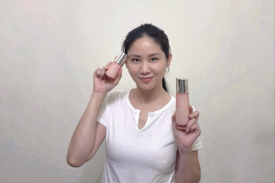 [保養]JS婕洛妮絲【LipoA雙星組-煥膚透亮化妝水+煥膚無瑕精華乳】Cindy開箱