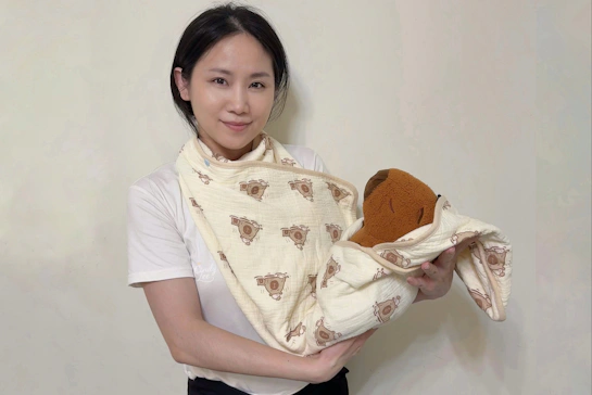 [育兒]DORISANN朵麗絲安【Chumi啾米圍裙式浴巾】Cindy開箱