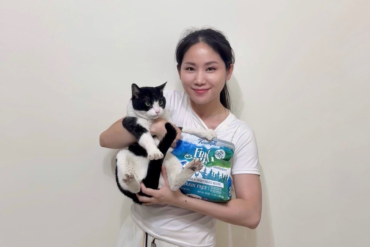 [寵物]Triumph奔放無穀天然糧系列貓飼料【去骨雞肉系列-莓果配方、糙米配方】Cindy開箱