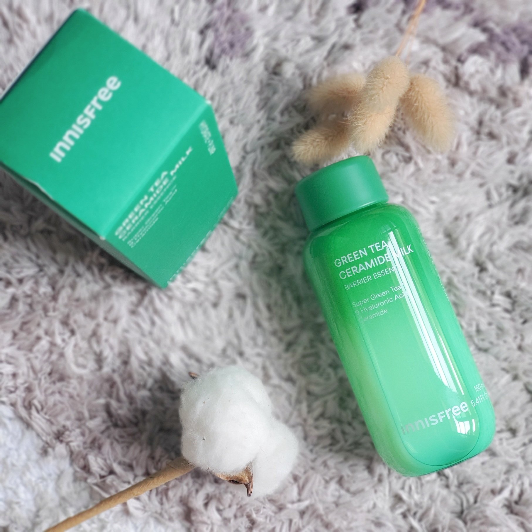 Innisfree 綠茶神經醯胺牛奶水精華直接榮登夏季保養品的首選 ！