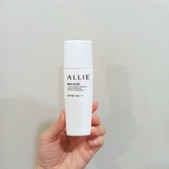 Allie高效防曬持采UV高效防曬乳EX使用分享