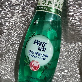 拯救扁塌髮的Pert飛柔雙重植萃控油淨澈洗髮露