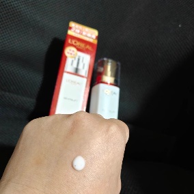 巴黎萊雅活力緊緻專研抗皺修護精華乳對於想加強保濕與日常抗老保養的人來說，是一款方便融入保養程序的選擇