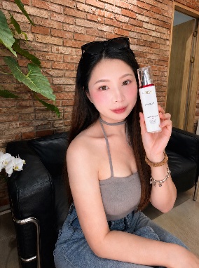巴黎萊雅活力緊緻專研抗皺修護精華乳是我的秘密裝嫩法寶