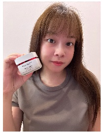 巴黎萊雅活力緊緻專研抗皺修護乳霜  每天一抹感受肌膚由內而外的澎潤感