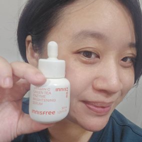 讓肌膚看起來更有光澤感的小秘密～INNISFREE 維他命C淨亮精華