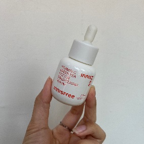 INNISFREE維他命C淨亮精華｜溫和調整肌膚狀態